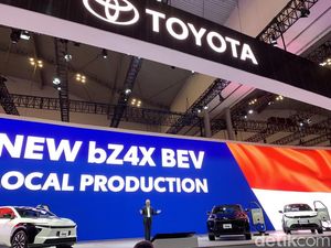 Video: Tampang 2 Mobil Listrik Baru Toyota Mejeng di GIIAS