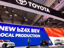 Video: Tampang 2 Mobil Listrik Baru Toyota Mejeng di GIIAS
