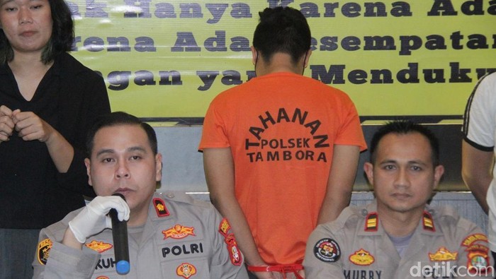 Buron kasus pembunuhan ditangkap karena maling motor di Tambora, Jakarta Barat.