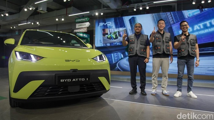 BYD Atto 1 Meluncur di GIIAS 2025, Harga Mulai Rp150 Juta BYD Atto 1 dipamerkan pada peluncurannya di ajang Gaikindo Indonesia International Auto Show (GIIAS) 2025, ICE BSD City, Tangerang, Kamis (24/7/2025).