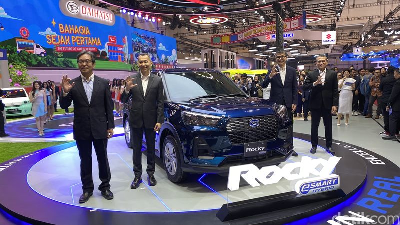 Daihatsu Rocky Hybrid meluncur di Indonesia pada ajang GIIAS 2025