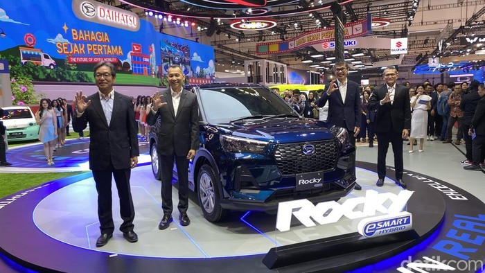 Daihatsu Rocky Hybrid meluncur di Indonesia pada ajang GIIAS 2025