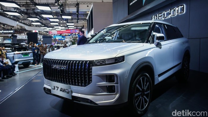 Debut Jaecoo J7 AWD dan J7 SHS di RI, Ini Potretnya Mobil JaecooΒ J7 AWD dan J7 SHS diperkenalkan saat ajang GIIAS 2025, di ICE BSD, Tangerang, Rabu (23/7/2025).