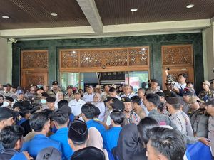 Pemkab Bangkalan Didemo Mahasiswa Buntut Pegawai Fiktif