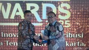 HS Rokok Terima Penghargaan sebagai Penyerap-Pembina Tenaga Kerja Lokal