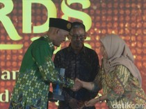 Video: Dusun Krajan-Komunitas Bule Mengajar Raih detikJateng-Jogja Awards