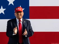 Kenapa Trump Gunakan Tarif Ketimbang Sanksi Ekonomi?