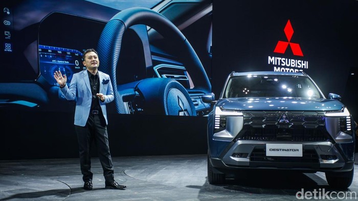 Harga Resmi Diumumkan, Mitsubishi Destinator Dijual Mulai Rp 385 Juta Harga resmi Mitsubishi Destinator akhirnya diumumkan ajang Gaikindo Indonesia International Auto Show (GIIAS) 2025, Rabu (23/7/2025). SUV keluarga premium itu dilepas dengan banderol harga mulai dari Rp 385 juta.