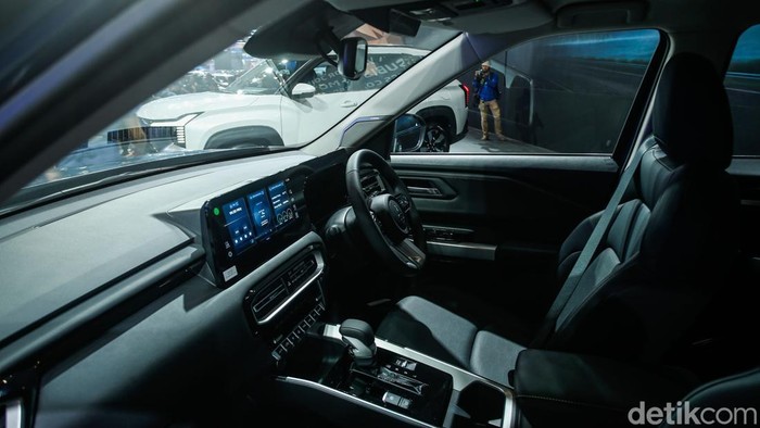 Harga Resmi Diumumkan, Mitsubishi Destinator Dijual Mulai Rp 385 Juta Harga resmi Mitsubishi Destinator akhirnya diumumkan ajang Gaikindo Indonesia International Auto Show (GIIAS) 2025, Rabu (23/7/2025). SUV keluarga premium itu dilepas dengan banderol harga mulai dari Rp 385 juta.