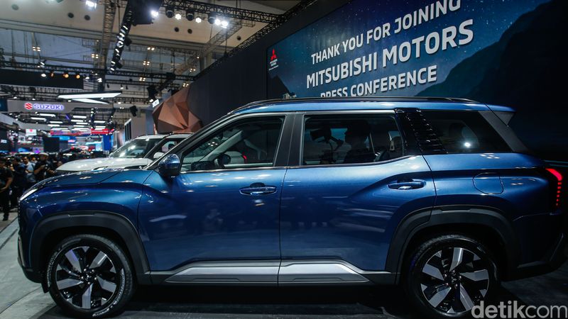Harga resmi Mitsubishi Destinator akhirnya diumumkan ajang Gaikindo Indonesia International Auto Show (GIIAS) 2025, Rabu (23/7/2025). SUV keluarga premium itu dilepas dengan banderol harga mulai dari Rp 385 juta.