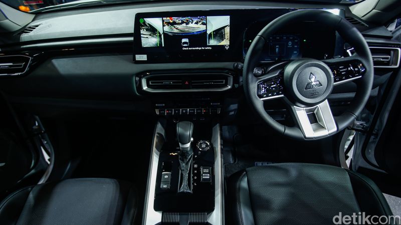 Harga resmi Mitsubishi Destinator akhirnya diumumkan ajang Gaikindo Indonesia International Auto Show (GIIAS) 2025, Rabu (23/7/2025). SUV keluarga premium itu dilepas dengan banderol harga mulai dari Rp 385 juta.