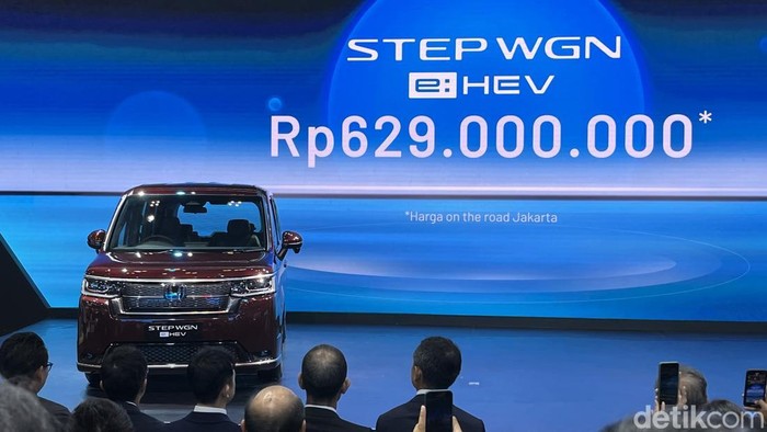 Honda StepWGN Hybrid resmi dijual di Indonesia. Dipamerkan pada ajang GIIAS 2025, MPV boxy ini dijual dengan harga di bawah Rp 650 juta.