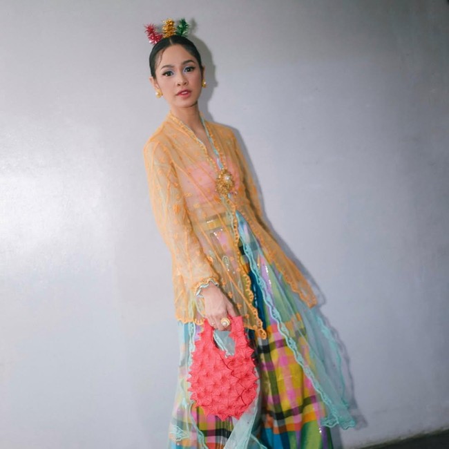 Hari Kebaya Nasional: Inspirasi Berkebaya Modern & Klasik Artis Tanah Air