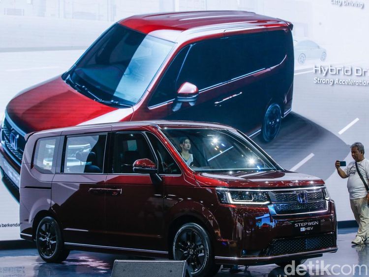 Tampang Honda StepWGN Hybrid yang Harganya Rp 629 Juta!