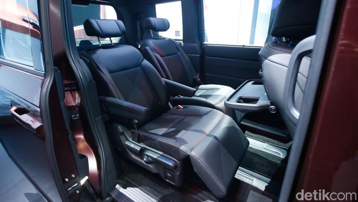 Intip Honda StepWGN Hybrid Meluncur di Indonesia PT Honda Prospect Motor (HPM) resmi mengumumkan harga Honda StepWGN di pameran Gaikindo Indonesia International Auto Show atau GIIAS 2025. Kendaraan hybrid penantang Nissan Serena dan Toyota Voxy tersebut dibanderol tak sampai Rp 700 juta!