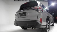 Subaru Forester terbaru punya dimensi panjang 4.655 mm, tinggi 1.830 mm, lebar 1.730 mm dan jarak sumbu roda 2.670 mm.