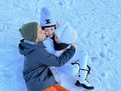 7 Foto Jessica Mila Liburan Sambil Momong Anak, Nimati Salju di New Zealand