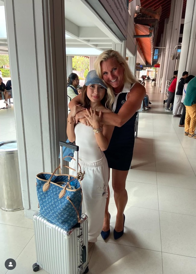 Kedekatan Jennifer Coppen dan keluarga Justin Hubner tak kalah jadi sorotan. Dalam beberapa unggahan di Instagram, terlihat ibunda Justin, Brigitte Hubner memamerkan kedekatannya dengan Jennifer. Foto: Instagram/@brigittehubner25