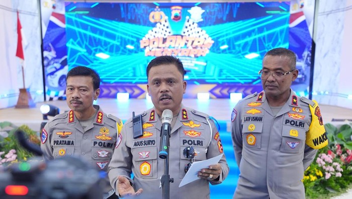 Kakorlantas Polri Irjen Agus Suryonugroho dalam acara Polantas Menyapa di Gedung Borobudur, Mapolda Jawa Tengah, Semarang, Rabu (23/7/2025)