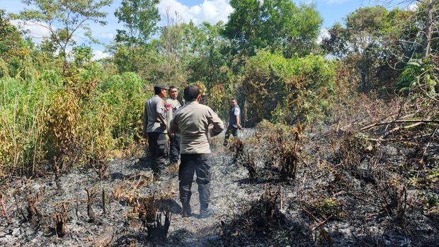 Kebakaran lahan di Pekanbaru, Riau, berhasil dipadamkan aparat gabungan, Senin (21/7/2025).