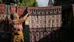 Kemilau Tenun Ikat Sumba, Warisan Budaya Bernilai Puluhan Juta Rupiah