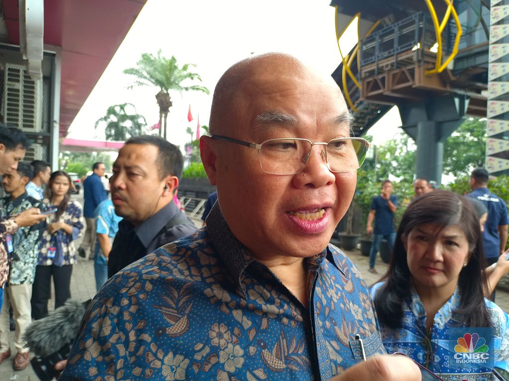 Ketua Umum Asosiasi Pengelola Pusat Belanja Indonesia (APPBI), Alphonzus Widjaja saat ditemui di Pusat Grosir Cililitan (PGC) Jakarta, Rabu (23/7/2025). (CNBC Indonesia/Martyasari Rizky)