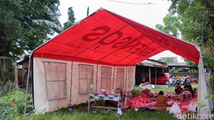 Korban kebakaran 1 Ulu, Palembang mulai dapat bantuan dapur umum dan tenda pengungsian.