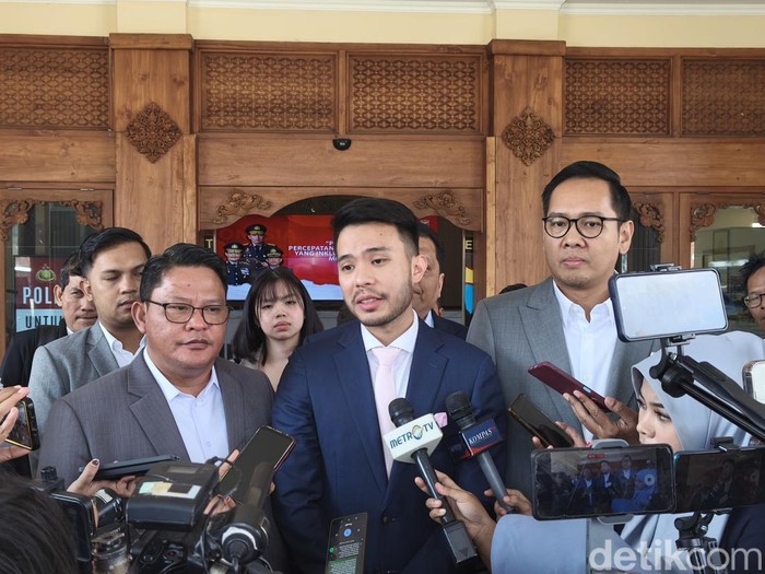 Kuasa hukum Jokowi, Yakub Hasibuan, saat di Mapolresta Solo, Rabu (23/7/2025).