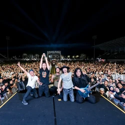 Loh Kok Tum Band Tukar Posisi!