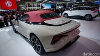 Sayangnya, produsen tak mengumumkan berapa harga mobil tersebut.