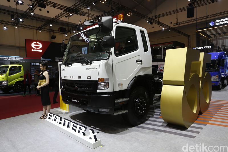 Mitsubishi Fuso meramaikan pameran otomotif Gabungan Indonesia International Auto Show (GIIAS) 2025. Fighter X terbaru hingga Mobile EV Charging jadi magnet pabrikan asal Jepang ini, Rabu (23/7/2025).