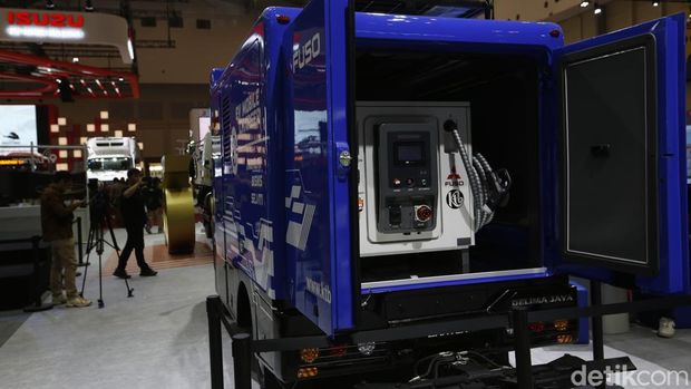 Mitsubishi Fuso meramaikan pameran otomotif Gabungan Indonesia International Auto Show (GIIAS) 2025. Fighter X terbaru hingga Mobile EV Charging jadi magnet pabrikan asal Jepang ini, Rabu (23/7/2025).