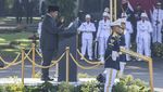Momen Prabowo Lantik Ribuan Capaja TNI-Polri di Istana Merdeka
