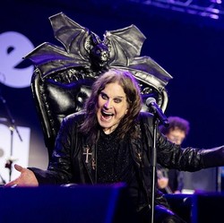 Ozzy Osbourne dan Sejarah Panggung Epik Si Pangeran Kegelapan