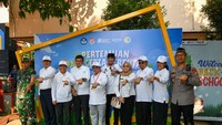 Acara ditutup manis dengan paduan suara SMP Islam Ruhama menyanyikan “Hari Baru” ciptaan Mendikdasmen Mu’ti. Sebuah simbol semangat baru menuju Generasi Emas 2045! Foto: Dokumentasi Kemendikdasmen