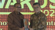 Bupati Batang Dapat Penghargaan detikJateng-Jogja Awards: Genjot Industrialisasi