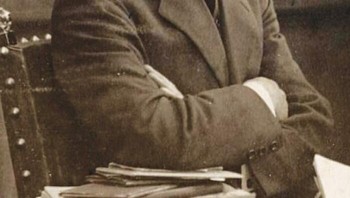 Seorang pionir penerbangan Rumania, Aurel Vlaicu, menciptakan pesawatnya sendiri. Ia mengujinya pada tahun 1913 dalam upaya melintasi Pegunungan Carpathia, dan jatuh. Foto: Boredpanda