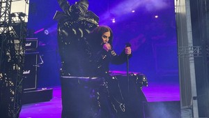 Konser Back to the Beginning juga ditayangkan secara livestreaming saat itu dan disaksikan 5,8 juta penonton global. (Foto: REUTERS/SACHIN RAVIKUMAR)