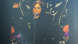 Durasi konser ini mencapai 10 jam. Selain Black Sabbath dan Ozzy Osbourne, juga menampilkan serangkaian band rock metal seperti Metallica, Guns N’ Roses, Slayer, Pantera, Tool, Gojira, Alice in Chains, Lamb of God, Halestorm, Anthrax, Mastodon. (Foto: REUTERS/SACHIN RAVIKUMAR)