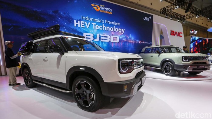 Potret BAIC BJ30 Hybrid, SUV Kekar Berbahan Bakar Irit BAIC BJ30 Hybrid resmi diluncurkan di Gaikindo Indonesia International Auto Show 2025, Rabu (23/7/2025). SUV kekar itu diklaim punya konsumsi bahan bakar yang irit.