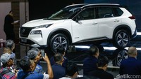 Teknologi hybrid e-Power pada Nissan X-Trail terbilang canggih. Nissan sejatinya sudah pernah mengusung teknologi hybrid macam ini di model Note. Namun mereka mengklaim, e-POWER yang hadir di X-Trail terbaru ini telah ditingkatkan secara signifikan.  