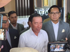 Jokowi Boyong Semua Ijazah dari SD hingga Kuliah ke Mapolres Solo
