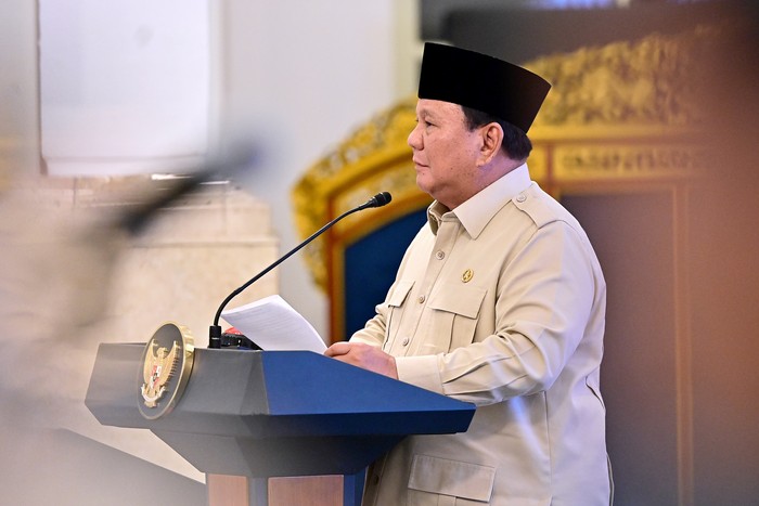 Presiden Prabowo Subianto saat meluncurkan logo dan tema HUT ke-80 RI.