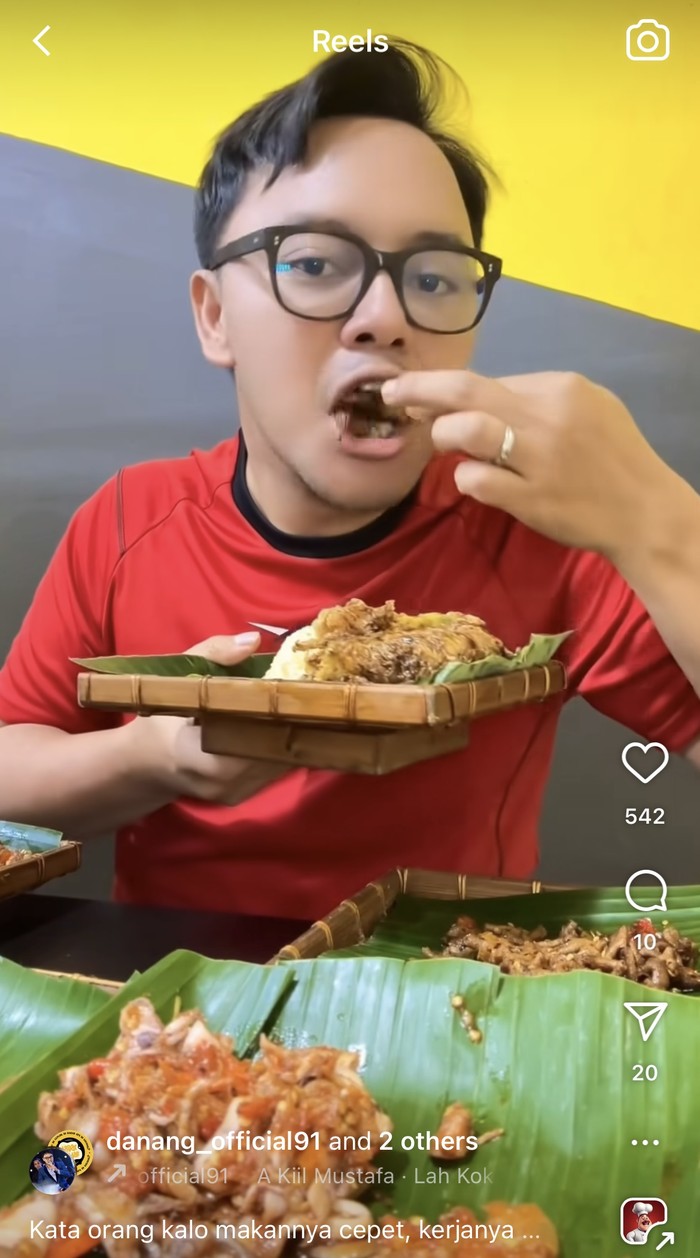 Romantisnya Danang DA Saat Masak hingga Mukbang Bareng Istri Romantisnya Danang DA Saat Masak hingga Mukbang Bareng Istri