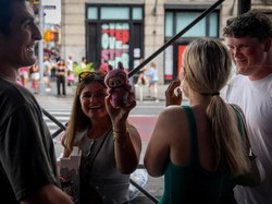 Gen Z Lebih Suka Koleksi Boneka dari Pada Beli Rumah, Ini Sebabnya