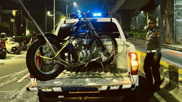 Seorang pemotor) tewas akibat tertabrak mobil di daerah Kebayoran Baru, Jakarta Selatan pada Jumat (18/7) dini hari (ANTARA/HO-Dok Pribadi)