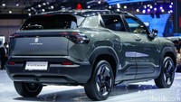 Tampak belakang dan samping Suzuki e Vitara.