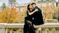Tiffany Soetanto mengatakan menjalani dua tahun pacaran jarak jauh dengan Chef Arnold. Pengusaha es krim itu gemas karena Arnold Poernomo suka kirim surat dan sampai disimpan rapi. Best, komen Patricia Gouw. (Foto: dok Instagram tiffanysoetanto)