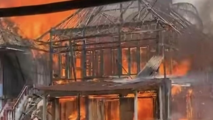 Tiga rumah panggung di Muratara ludes terbakar