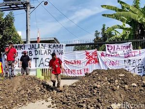 Tagih Janji Perbaikan Jalan, Warga Tanjungrejo Pati Blokade Pabrik Beton
